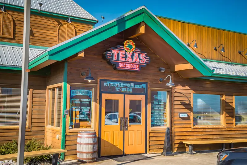 Entrance of the Texas Roadhouse restaurant
