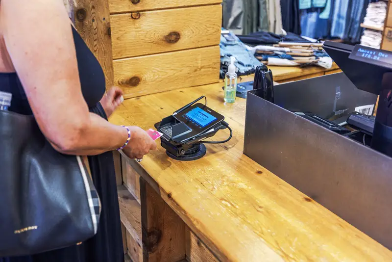 Police Warn About a Card Reader Trick at Stores